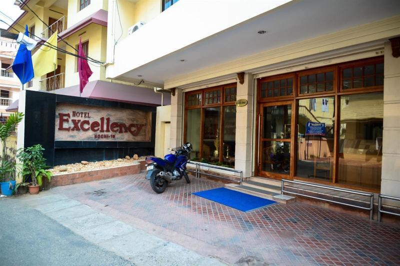 Hotel Excellency Kochi Екстер'єр фото