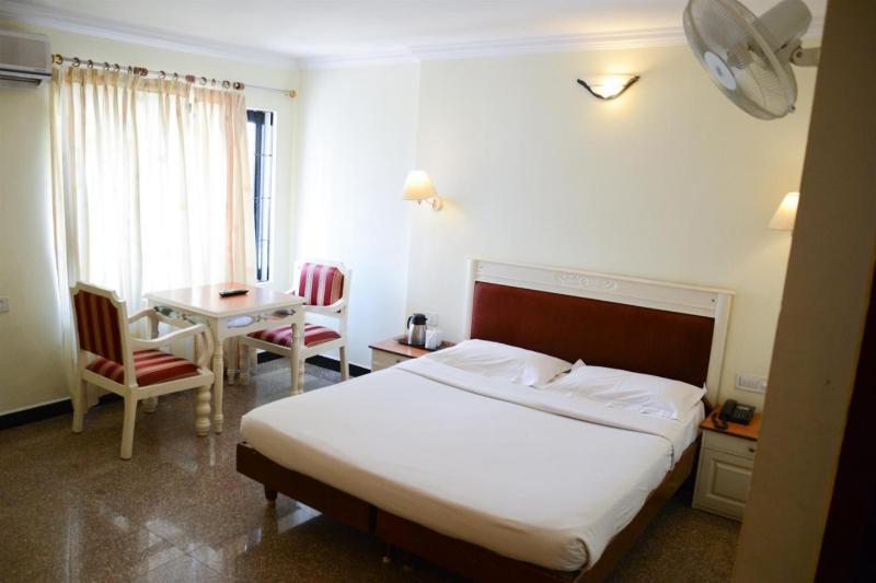 Hotel Excellency Kochi Екстер'єр фото