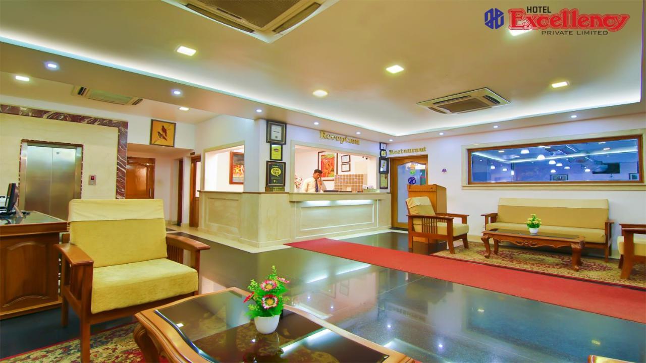 Hotel Excellency Kochi Екстер'єр фото