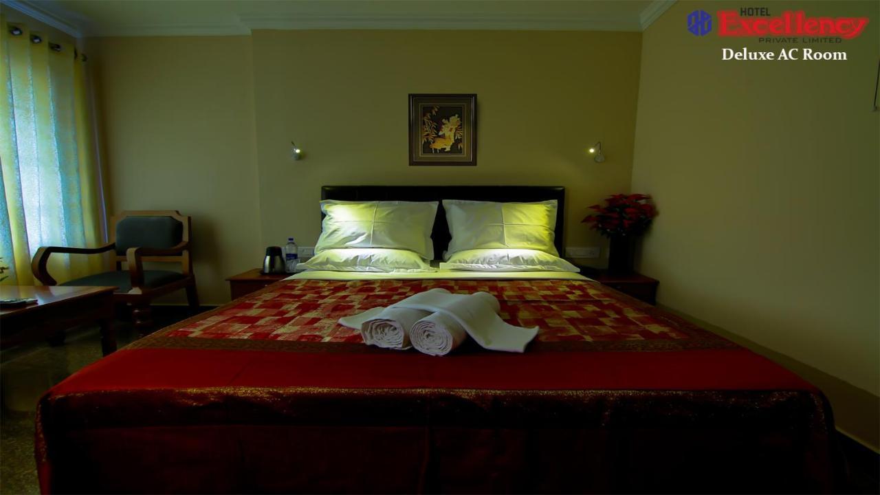 Hotel Excellency Kochi Екстер'єр фото