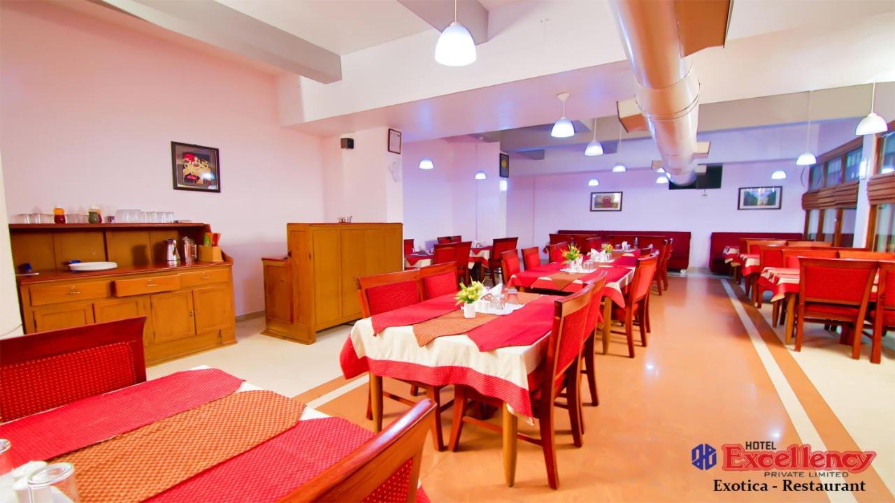 Hotel Excellency Kochi Екстер'єр фото