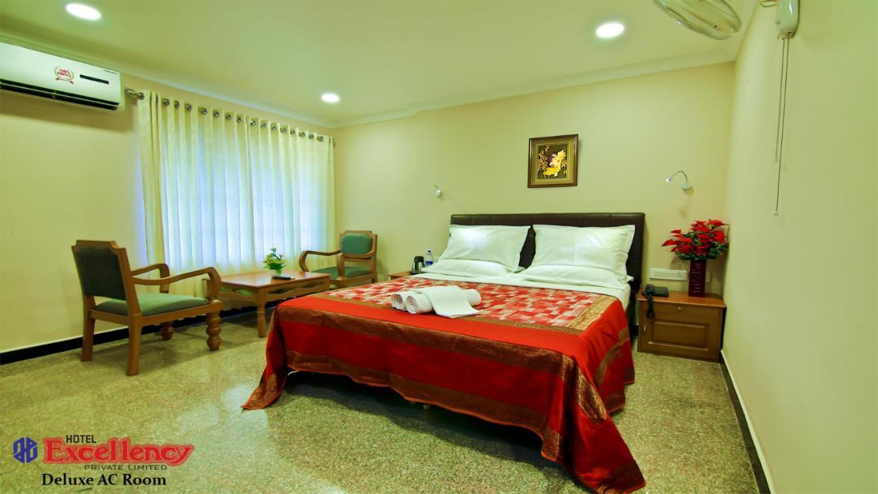 Hotel Excellency Kochi Екстер'єр фото