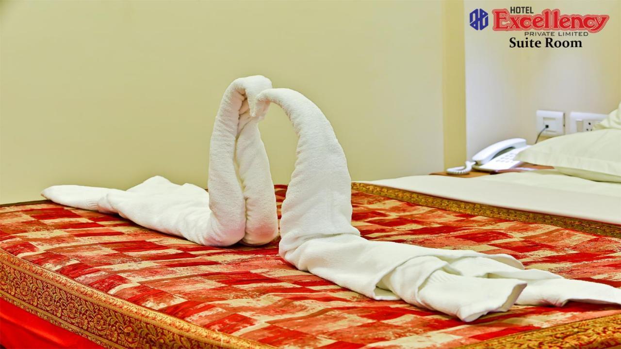 Hotel Excellency Kochi Екстер'єр фото